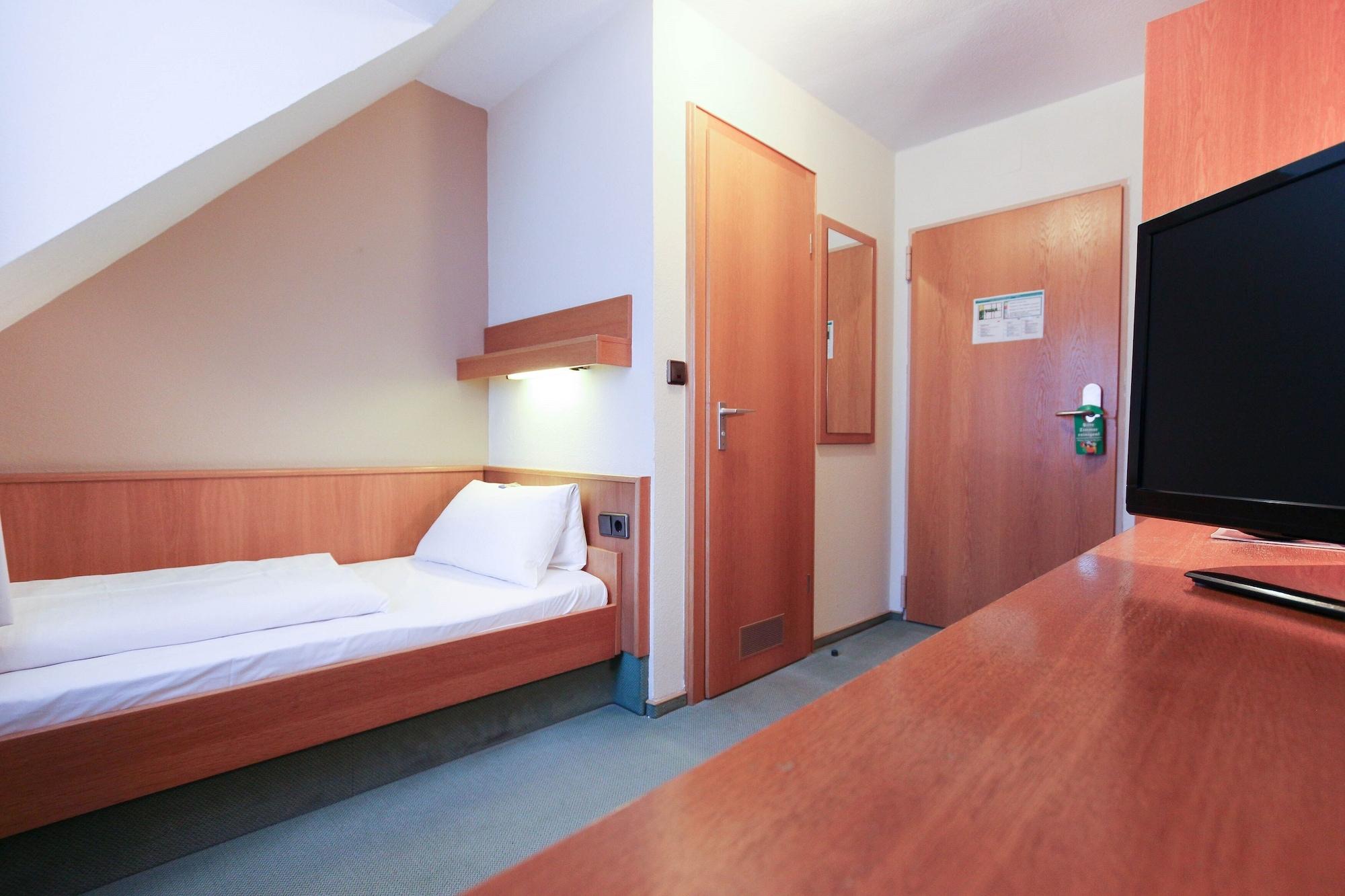 City Hotel Wuerzburg Экстерьер фото