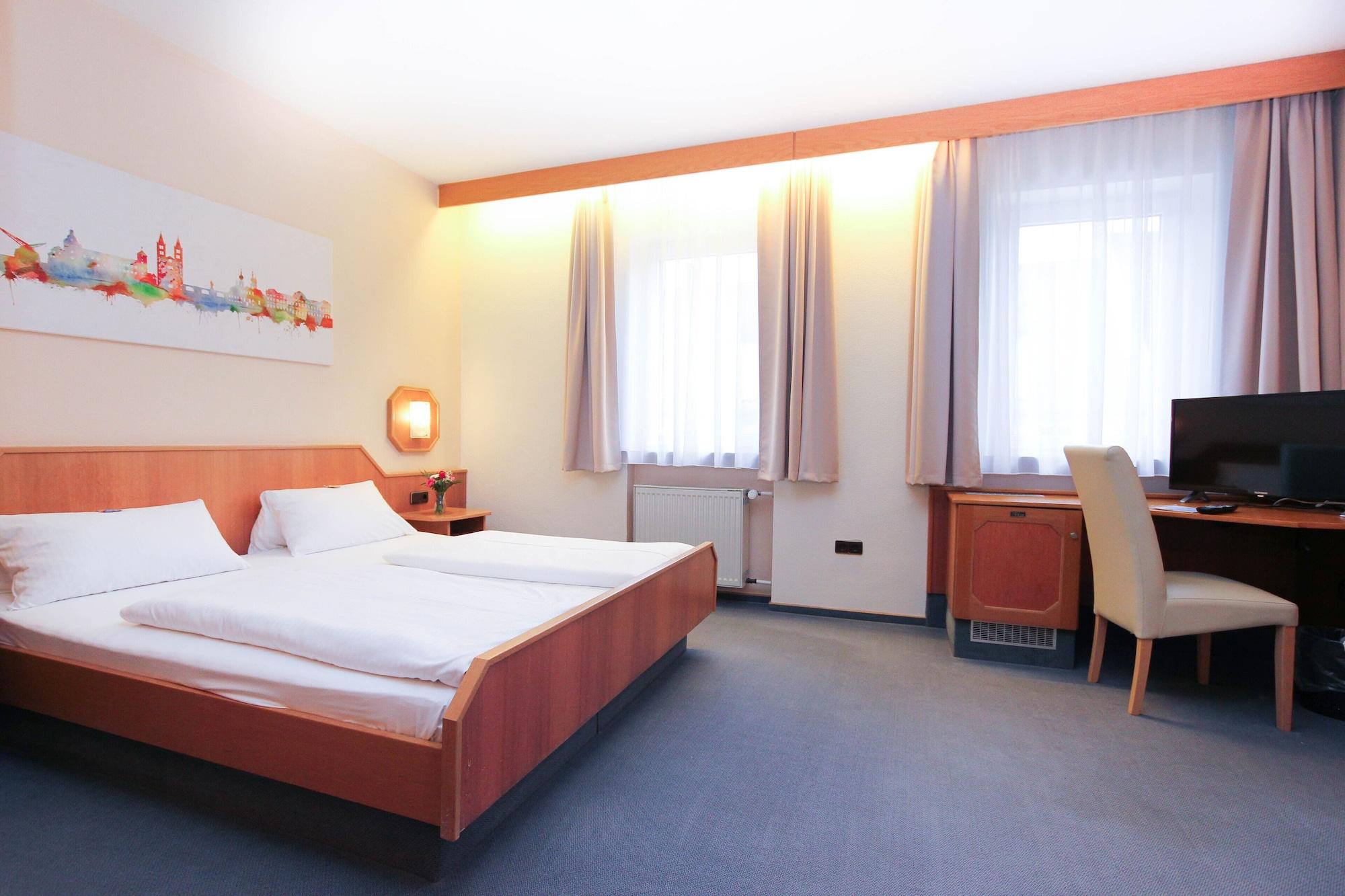 City Hotel Wuerzburg Экстерьер фото
